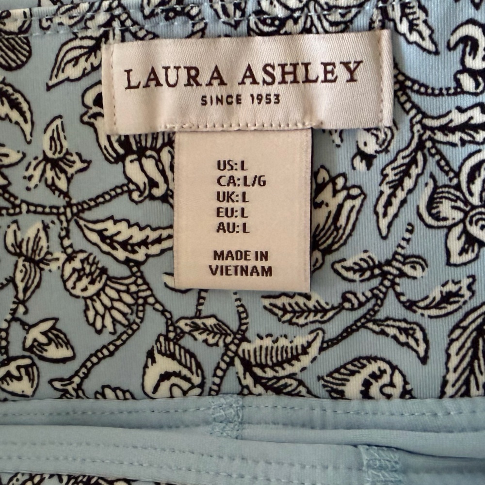 Women’s Lauren Ashley Floral Patterned Blue Skort Size-L - Picture 2 of 8
